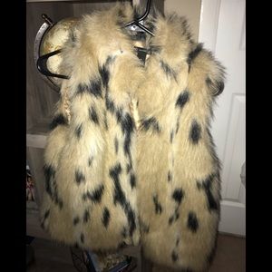 Faux fur New Directions vest size medium